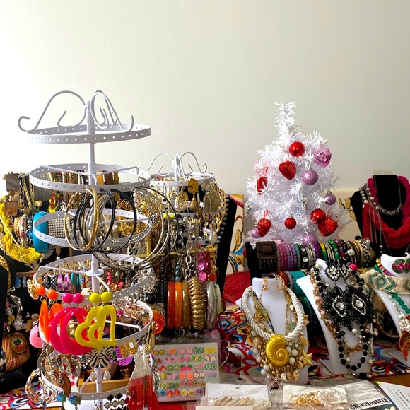 Jewelry - Earrings, Necklace, Bracelet, Rings, Watches & Others.